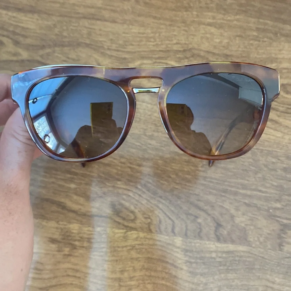 Prada sunglasses; tortoise frames; original case and box unisex - Picture 2 of 13